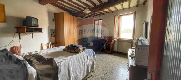 5 rooms Apartment in Città di Castello, Italy No. 157180 19