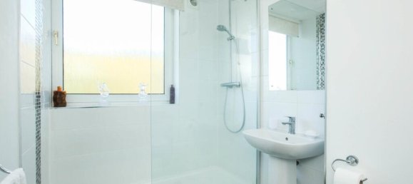 Apartment in Torquay, United Kingdom No. 2638 9