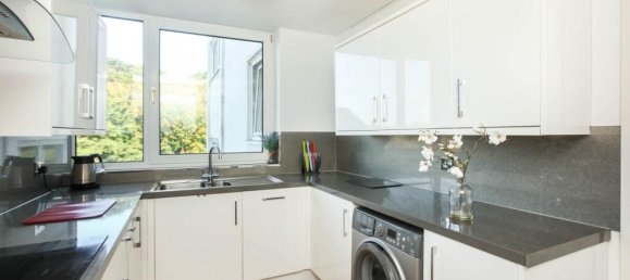 Apartment in Torquay, United Kingdom No. 2638 6