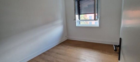 Apartamento de 2 dormitorios en Saint-Jean-de-la-Ruelle, France No. 230054 5