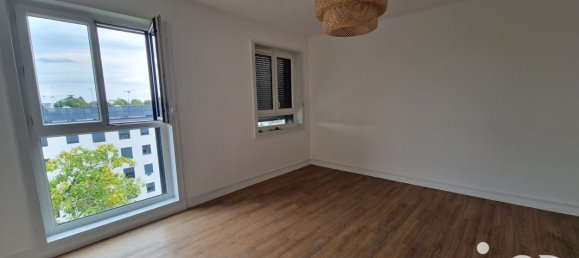 Apartamento de 2 dormitorios en Saint-Jean-de-la-Ruelle, France No. 230054 2