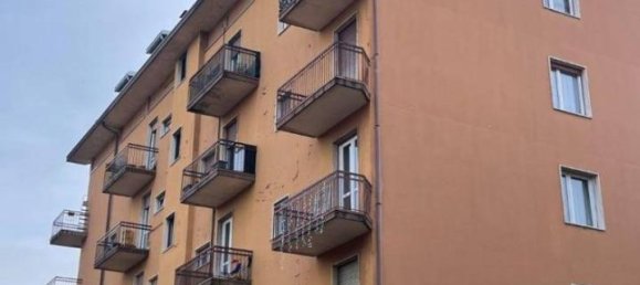 4 rooms Apartment in Varese, Italy No. 36122 7