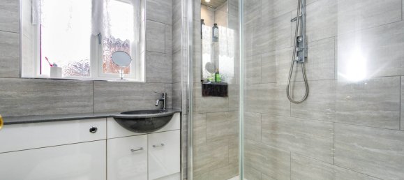 4 bedrooms House in Barnsley, United Kingdom No. 2441 12