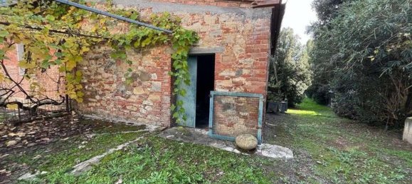 Дом с 5 комнатами в Лучиньяно, Италия № 93050 13