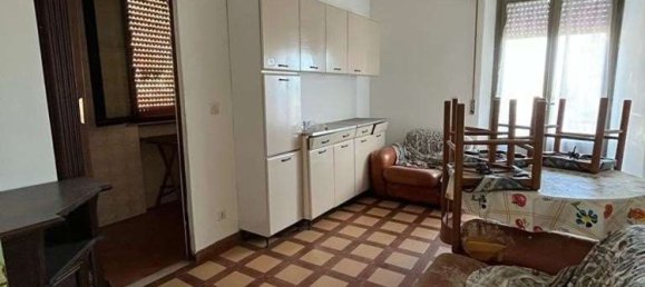 Дом с 5 комнатами в Лучиньяно, Италия № 93050 4