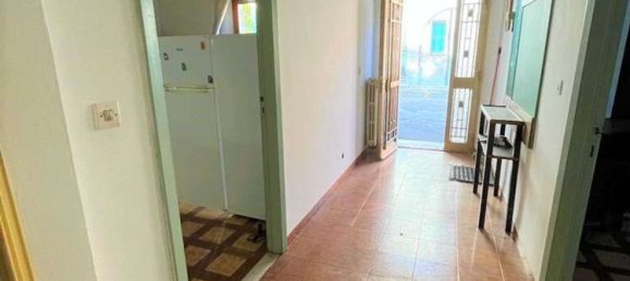 Дом с 5 комнатами в Лучиньяно, Италия № 93050 3