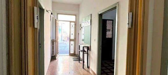 Дом с 5 комнатами в Лучиньяно, Италия № 93050 5