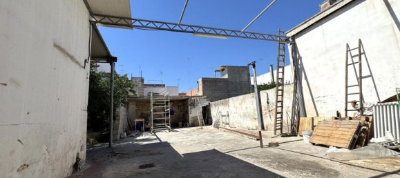 3 bedrooms House in Surbo, Italy No. 353896 26