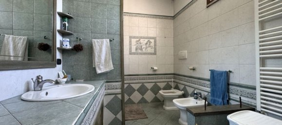 3 bedrooms House in Surbo, Italy No. 353896 13