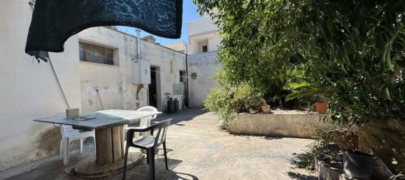 3 bedrooms House in Surbo, Italy No. 353896 23