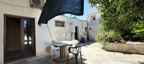 3 bedrooms House in Surbo, Italy No. 353896 24