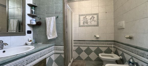 3 bedrooms House in Surbo, Italy No. 353896 11