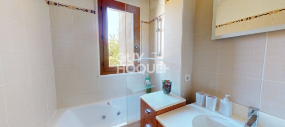 2 Schlafzimmer Wohnung in Les Lilas, France, Nr. 161579 5