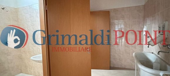 521m² Office in Trepuzzi, Italy No. 57734 7