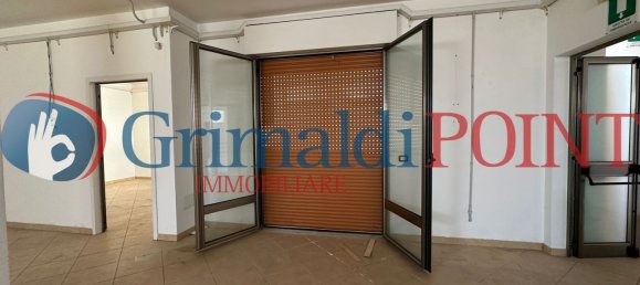 521m² Office in Trepuzzi, Italy No. 57734 4