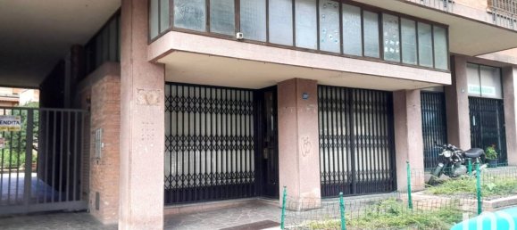 1 room Commercial property in Lecco, Italy No. 210846 3