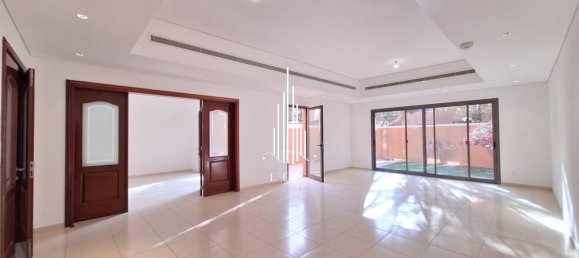 4 chambres Villa à Abu Dhabi Gate City, UAE No. 39172 2