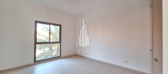 4 chambres Villa à Abu Dhabi Gate City, UAE No. 39172 10