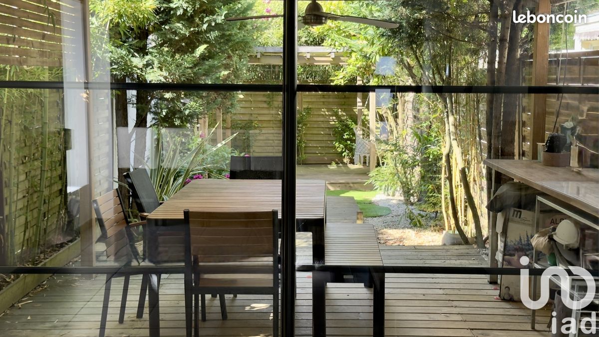 Casa de 2 dormitorios en Bordeaux, France No. 335505