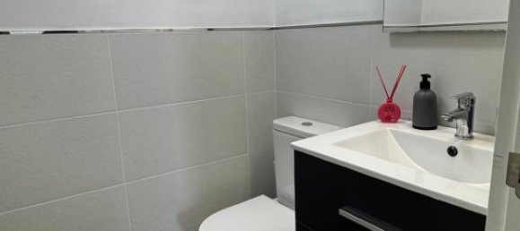 4 bedrooms Apartment in Alicante, Spain No. 149512 3