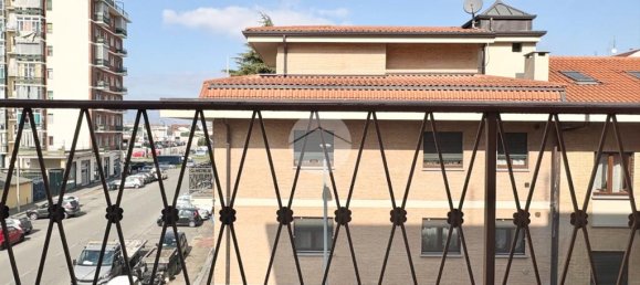 2 bedrooms Apartment in Turin, Italy No. 57338 7