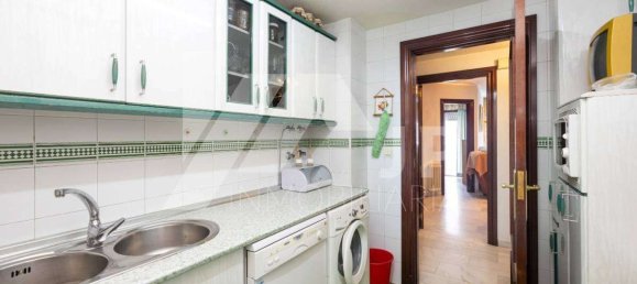 4 bedrooms Apartment in Granada, Spain No. 108823 9