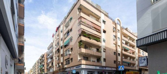 4 bedrooms Apartment in Granada, Spain No. 108823 16