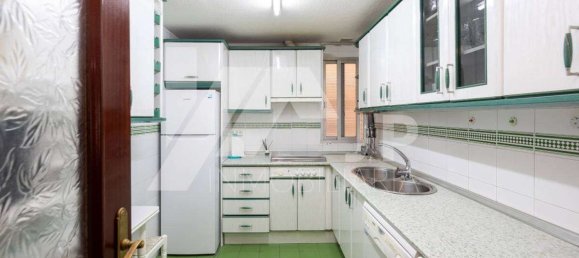 4 bedrooms Apartment in Granada, Spain No. 108823 8