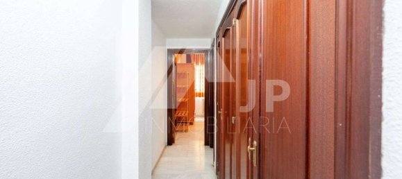 4 bedrooms Apartment in Granada, Spain No. 108823 14