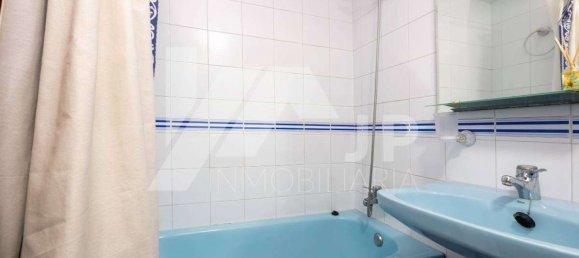 4 bedrooms Apartment in Granada, Spain No. 108823 24