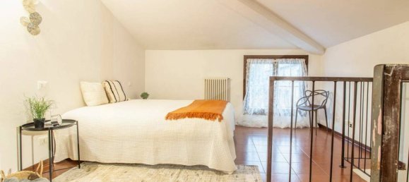 2 rooms Apartment in Bologna, Italy No. 20488 2