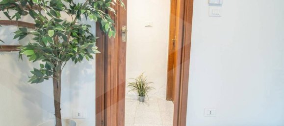 2 rooms Apartment in Bologna, Italy No. 20488 11