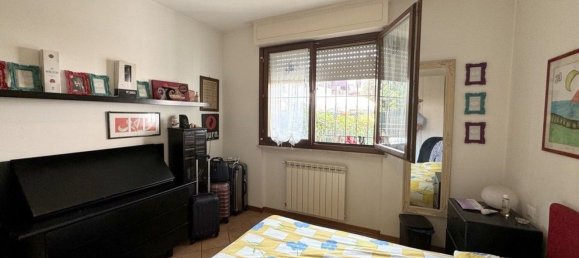 Квартира с 4 комнатами в Виареджо, Италия № 177213 10