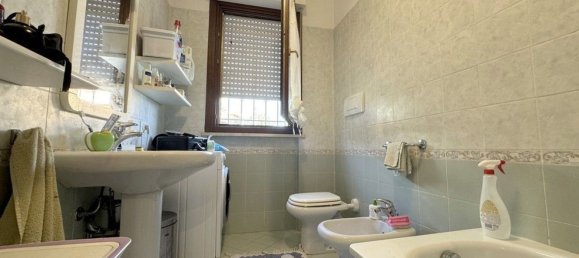 Квартира с 4 комнатами в Виареджо, Италия № 177213 2