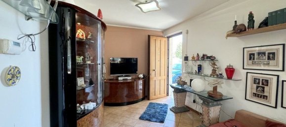 Квартира с 4 комнатами в Виареджо, Италия № 177213 8