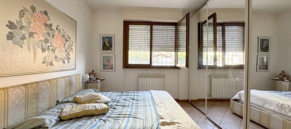 Квартира с 4 комнатами в Виареджо, Италия № 177213 14