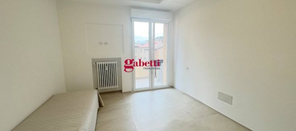 2 bedrooms Apartment in Rimini, Italy No. 304036 9