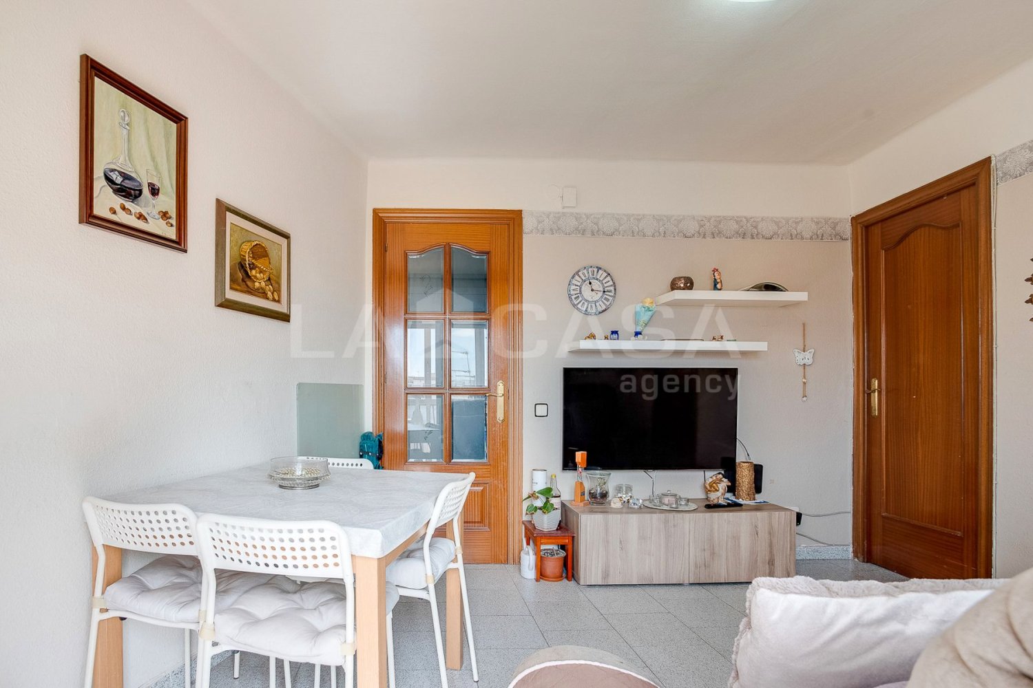 Apartamento de 3 dormitorios en Barcelona, Spain No. 134752