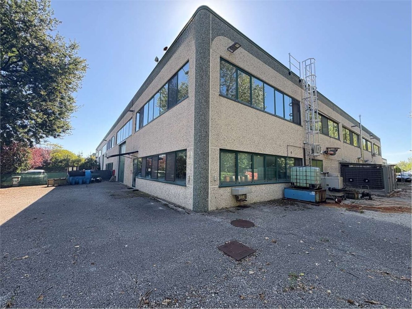 Entrepôt à Chiaravalle, Italy 1350m² No. 403523