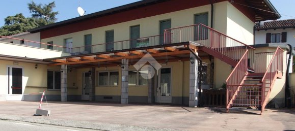 3 bedrooms House in Udine, Italy No. 141455 2