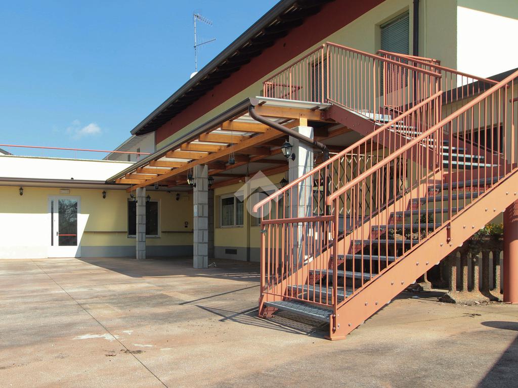 3 bedrooms House in Udine, Italy No. 141455