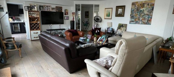 Квартира с 3 спальнями в Курбевуа, Франция № 333940 4