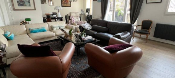 Квартира с 3 спальнями в Курбевуа, Франция № 333940 3