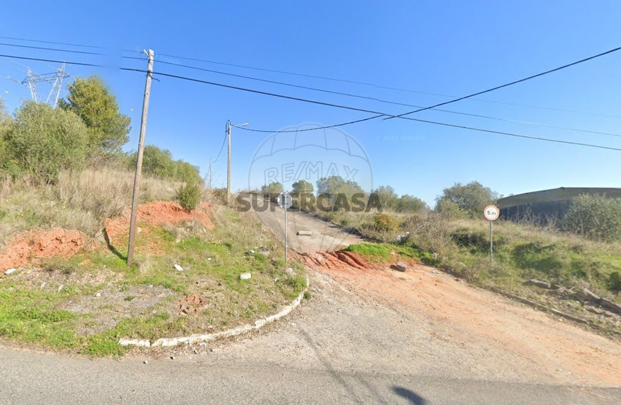  Land in Vialonga, Portugal No. 256095