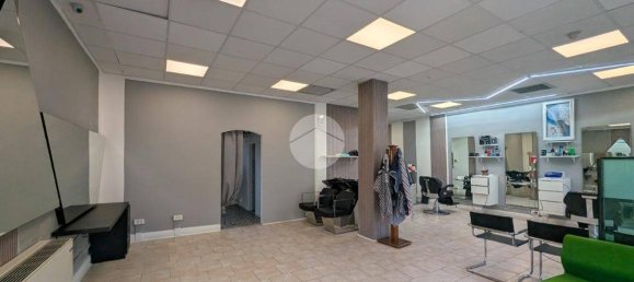 2-Zimmer Gewerbliche Immobilie in Montichiari, Italy, Nr. 273622 2