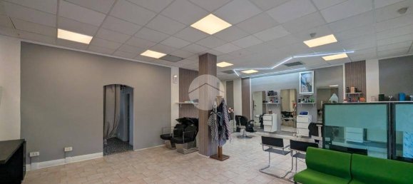 2-Zimmer Gewerbliche Immobilie in Montichiari, Italy, Nr. 273622 11