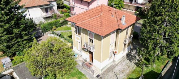 Villa de 4 habitaciónes en Cavaria con Premezzo, Italy No. 124075 3