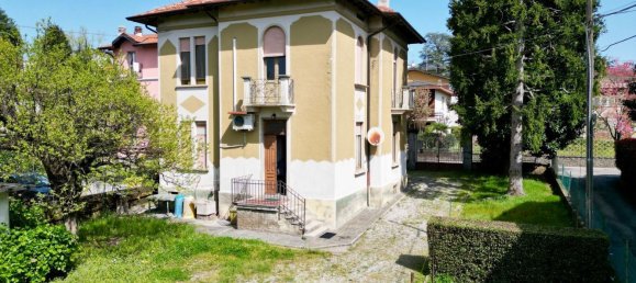 Villa de 4 habitaciónes en Cavaria con Premezzo, Italy No. 124075 2