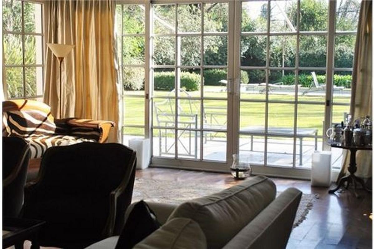 3 bedrooms House in San Isidro, Argentina No. 18668