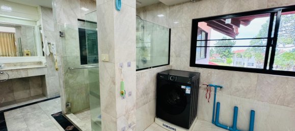 8 bedrooms House in Pattaya, Thailand No. 65235 10